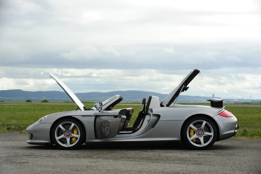 2004 Porsche Carrera GT - Image 17 of 23