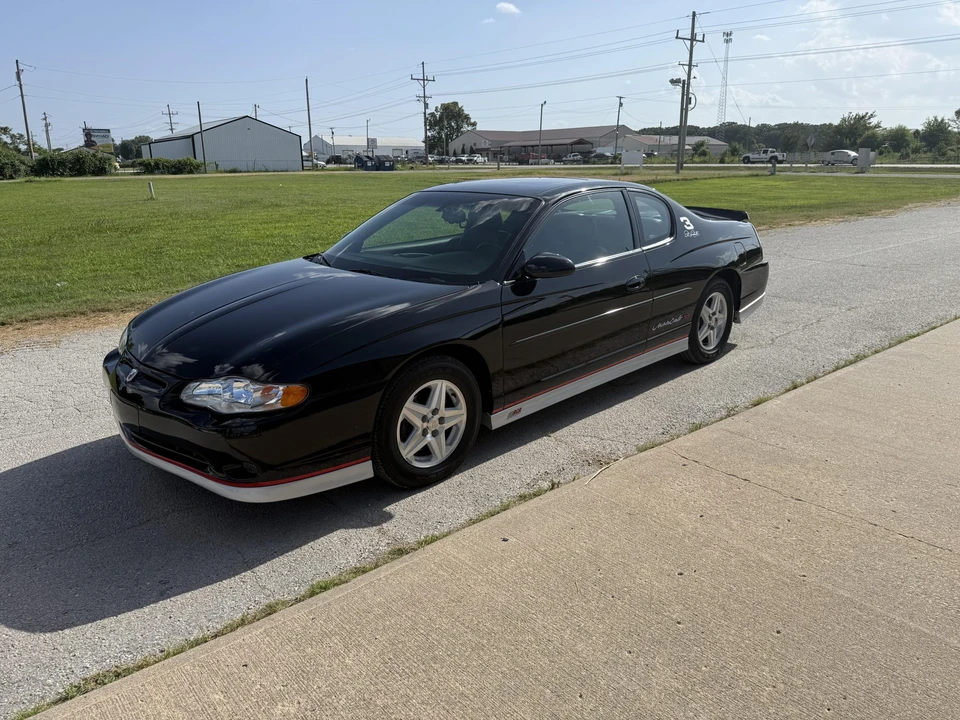 2002 Chevrolet Monte Carlo 6th Gen - Image 2 of 31