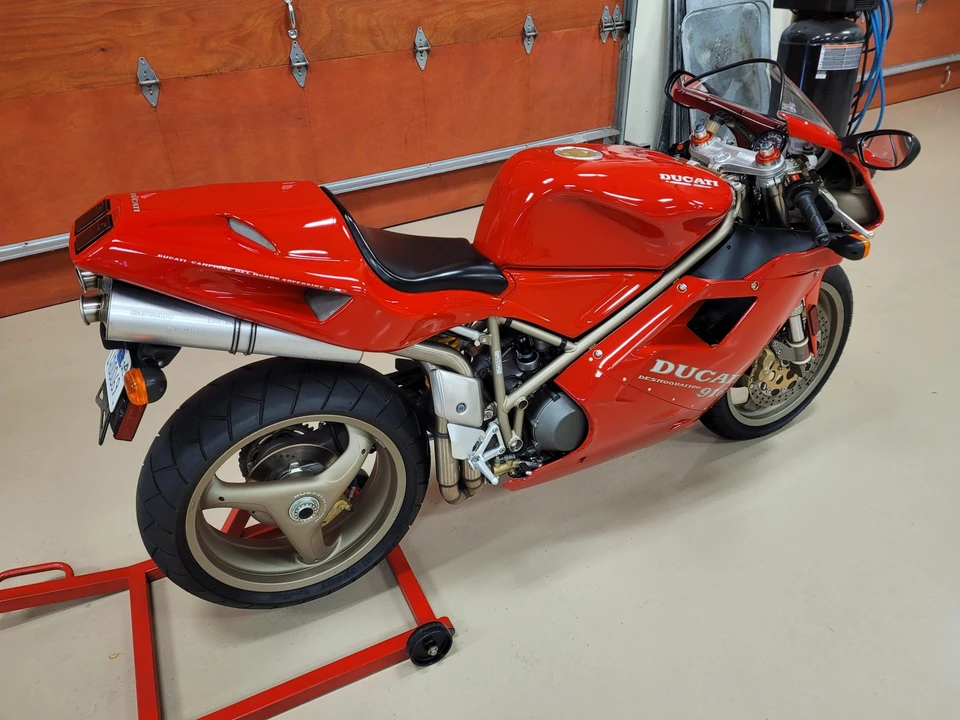 1995 Ducati 916 - Image 19 of 31