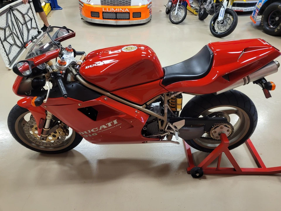 1995 Ducati 916 - Image 15 of 31