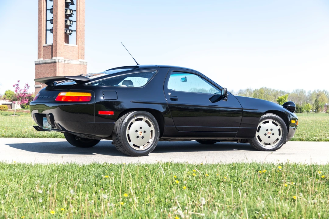 1989 Porsche 928 S4 - Image 8 of 31