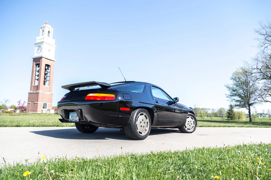 1989 Porsche 928 S4 - Image 10 of 31
