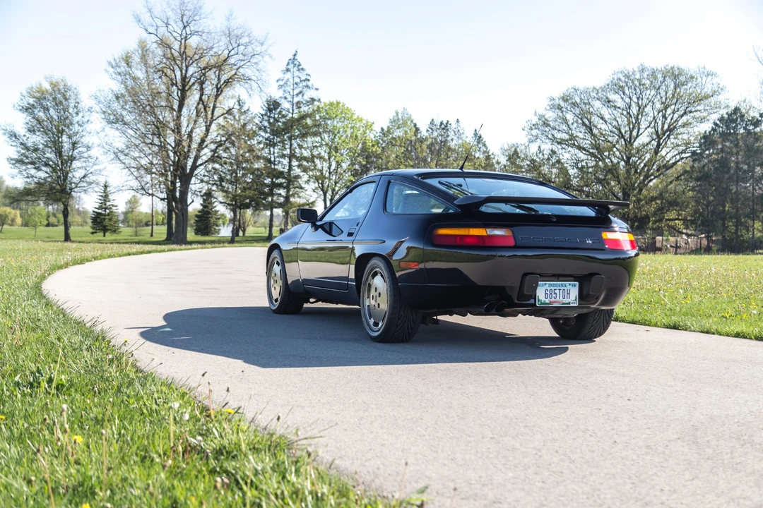 1989 Porsche 928 S4 - Image 14 of 31