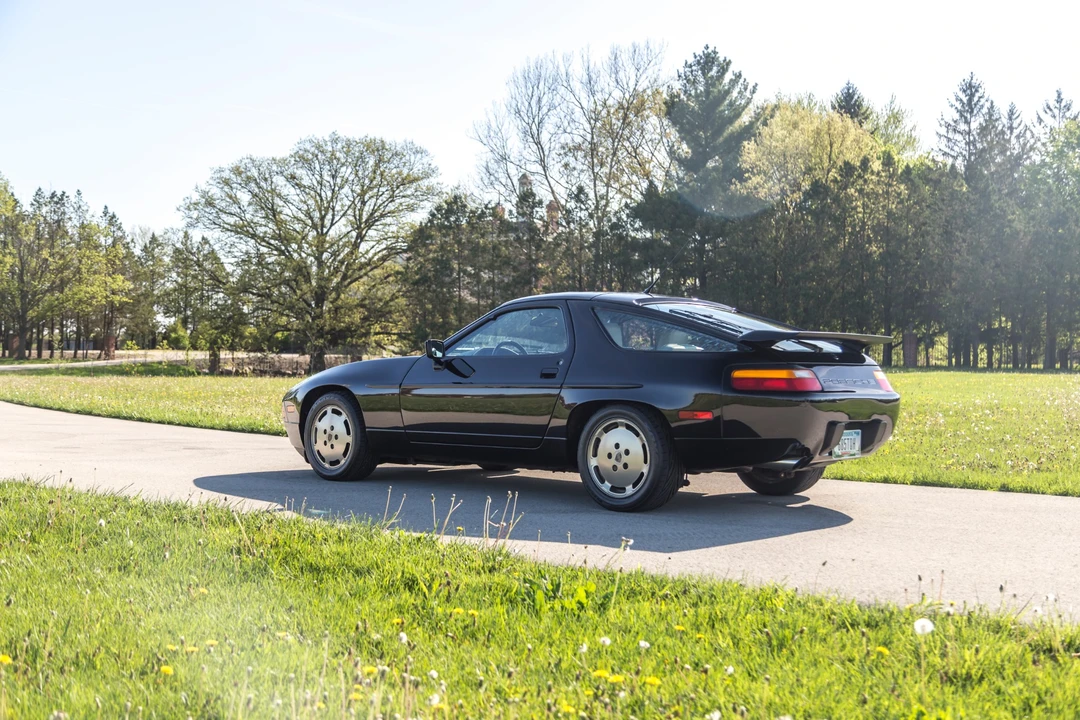 1989 Porsche 928 S4 - Image 16 of 31