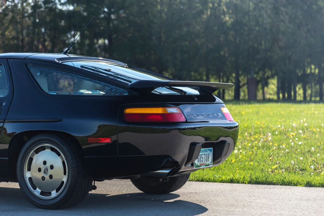 1989 Porsche 928 S4 - Image 17 of 31