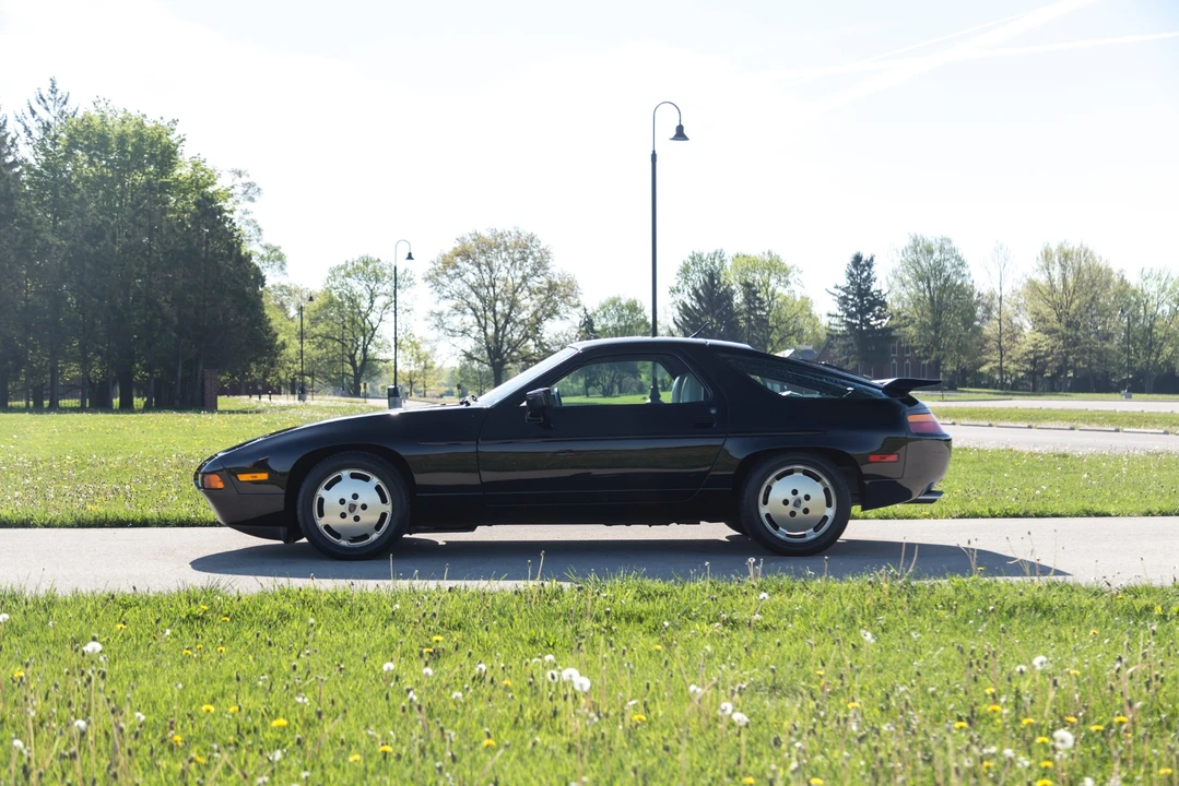 1989 Porsche 928 S4 - Image 18 of 31