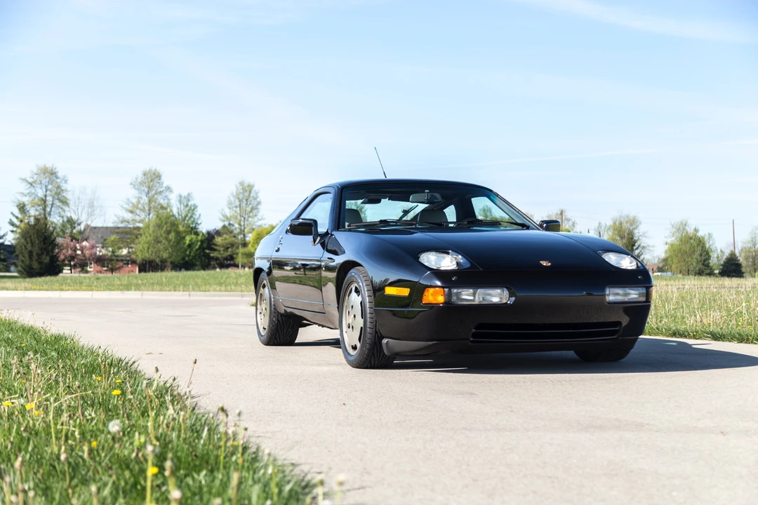1989 Porsche 928 S4 - Image 2 of 31