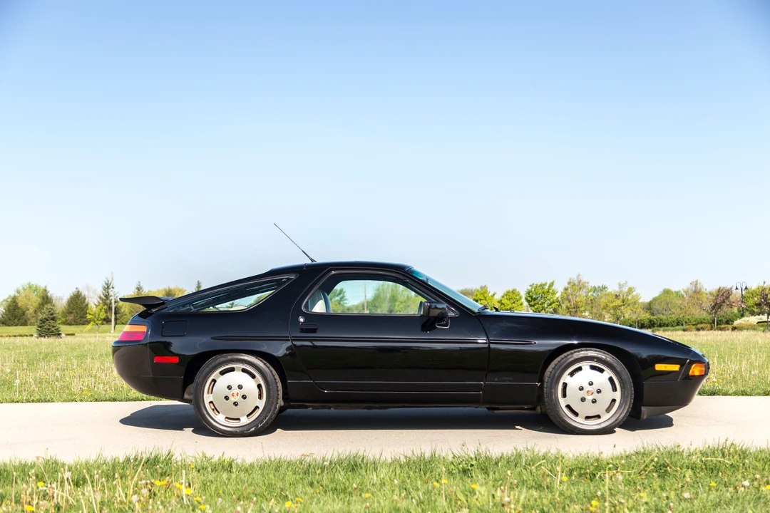 1989 Porsche 928 S4 - Image 6 of 31