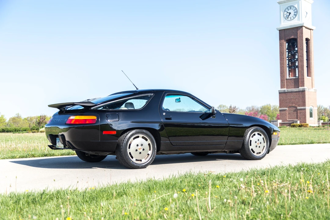 1989 Porsche 928 S4 - Image 7 of 31