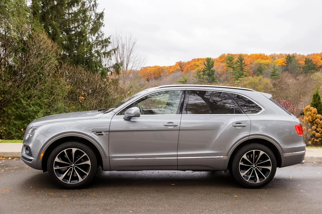 2017 Bentley Bentayga - Image 9 of 31