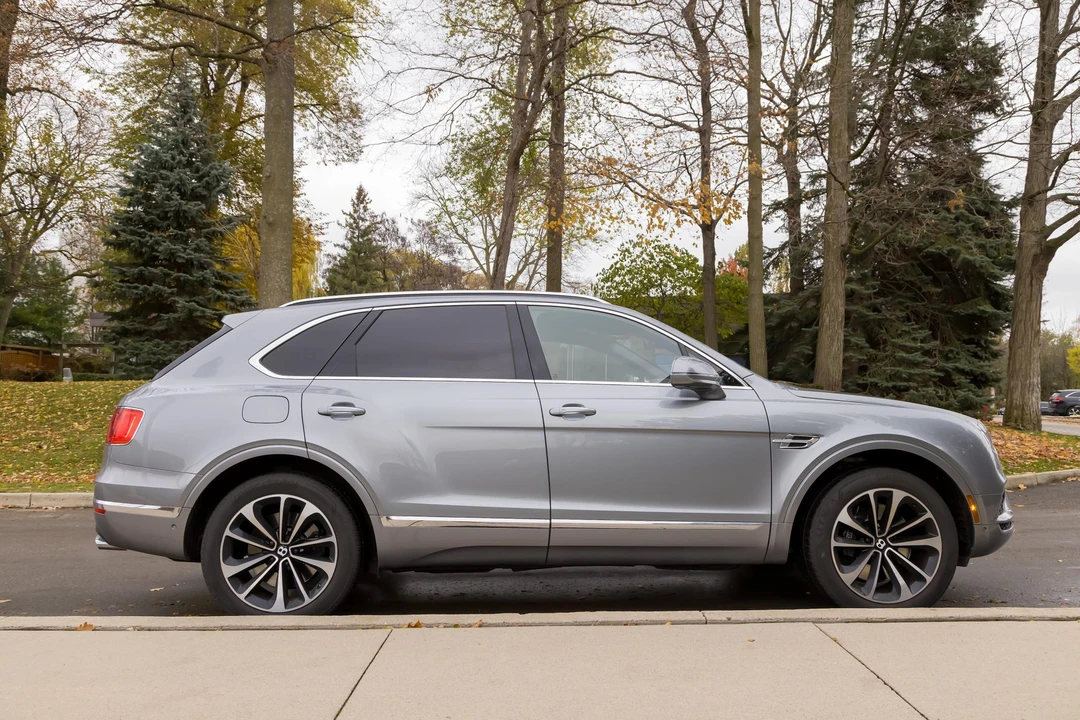 2017 Bentley Bentayga - Image 5 of 31