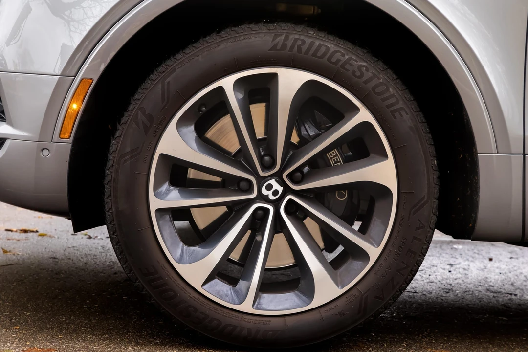 2017 Bentley Bentayga - Image 23 of 31