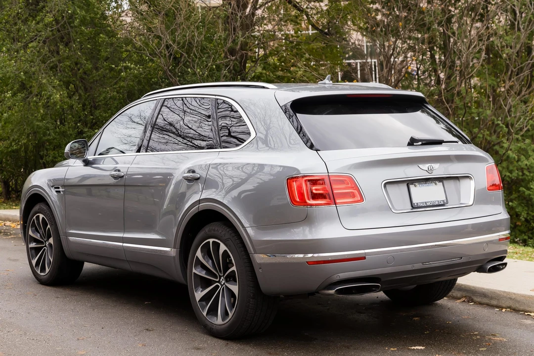 2017 Bentley Bentayga - Image 8 of 31