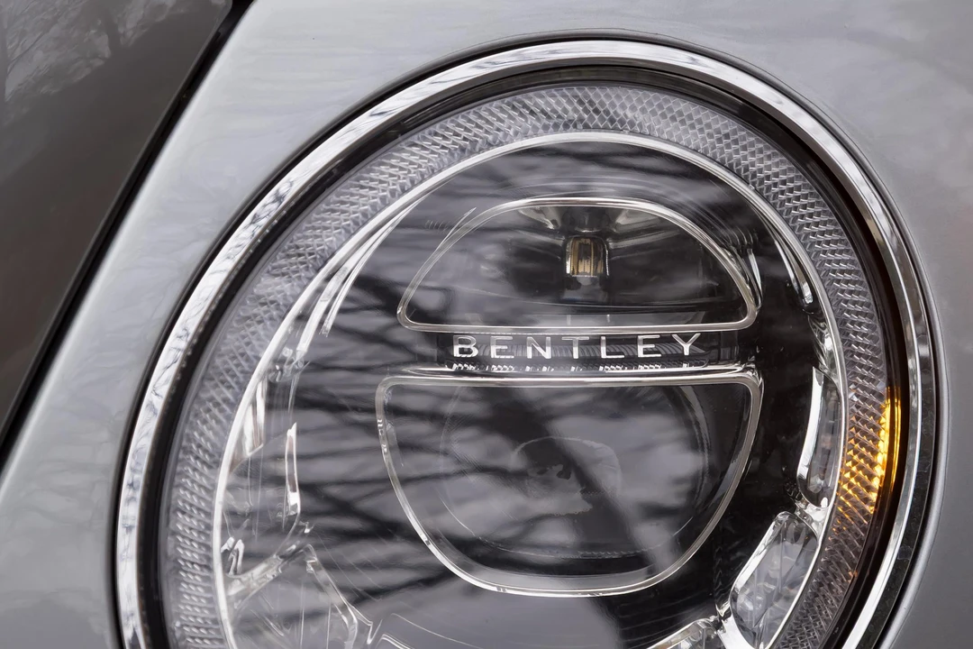 2017 Bentley Bentayga - Image 12 of 31