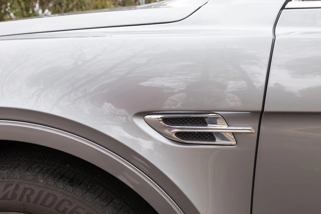 2017 Bentley Bentayga - Image 20 of 31