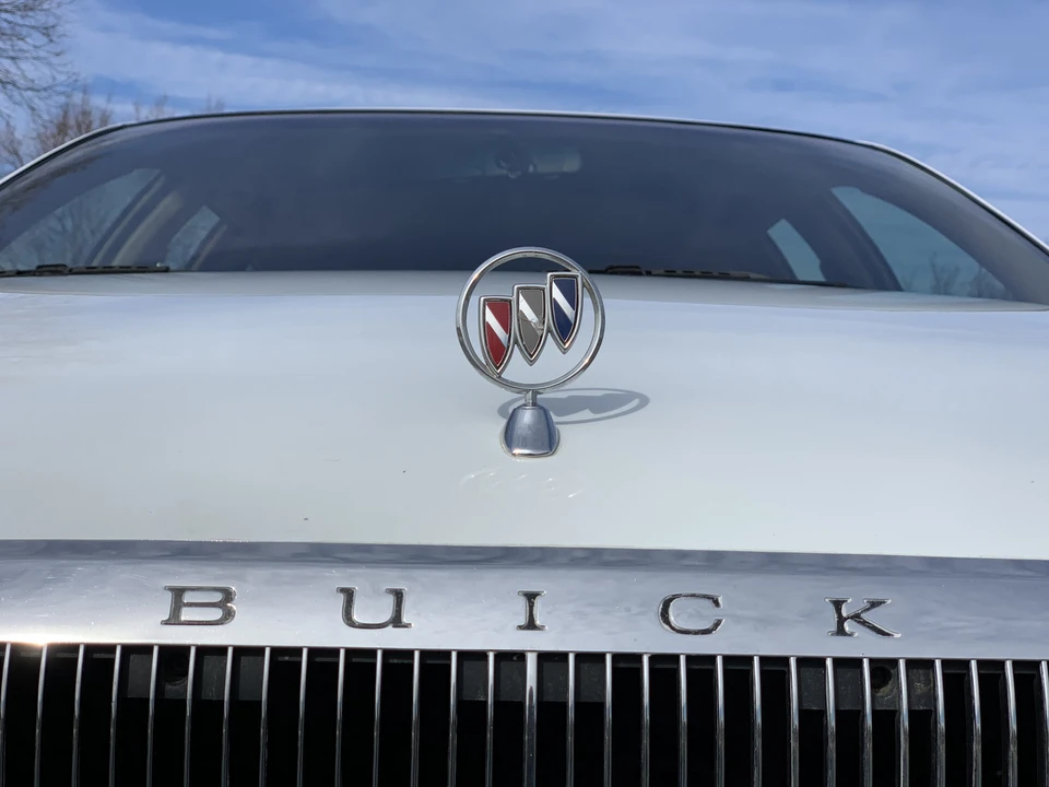 1995 Buick Roadmaster - Image 14 of 31