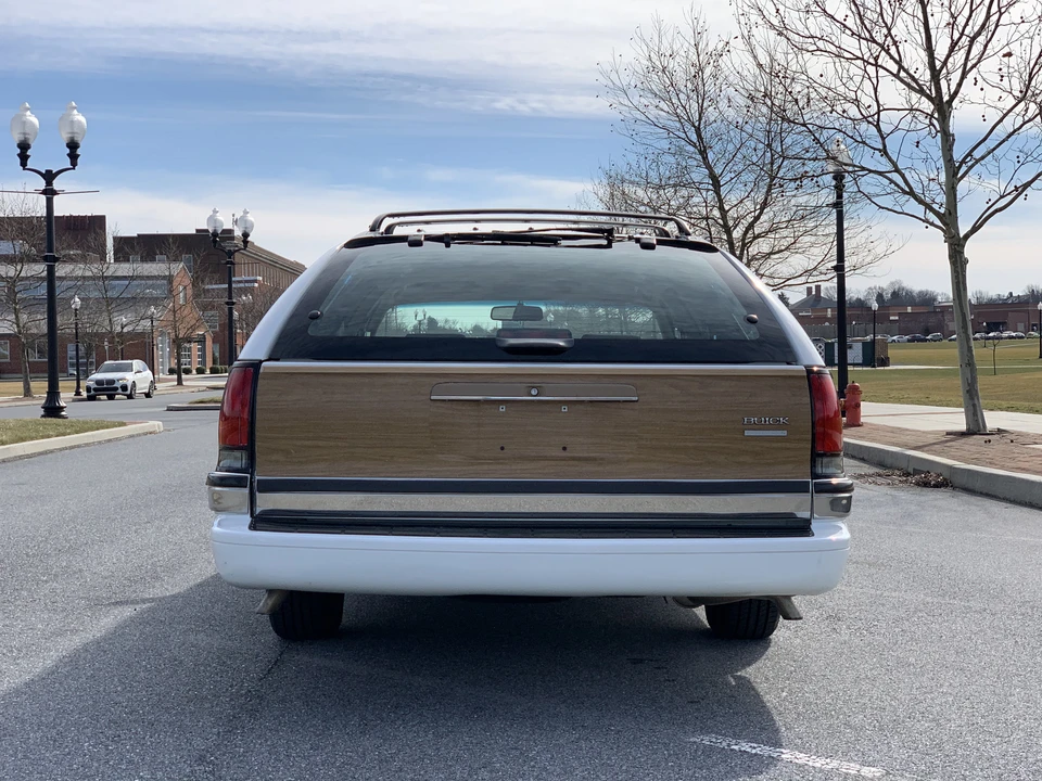 1995 Buick Roadmaster - Image 5 of 31