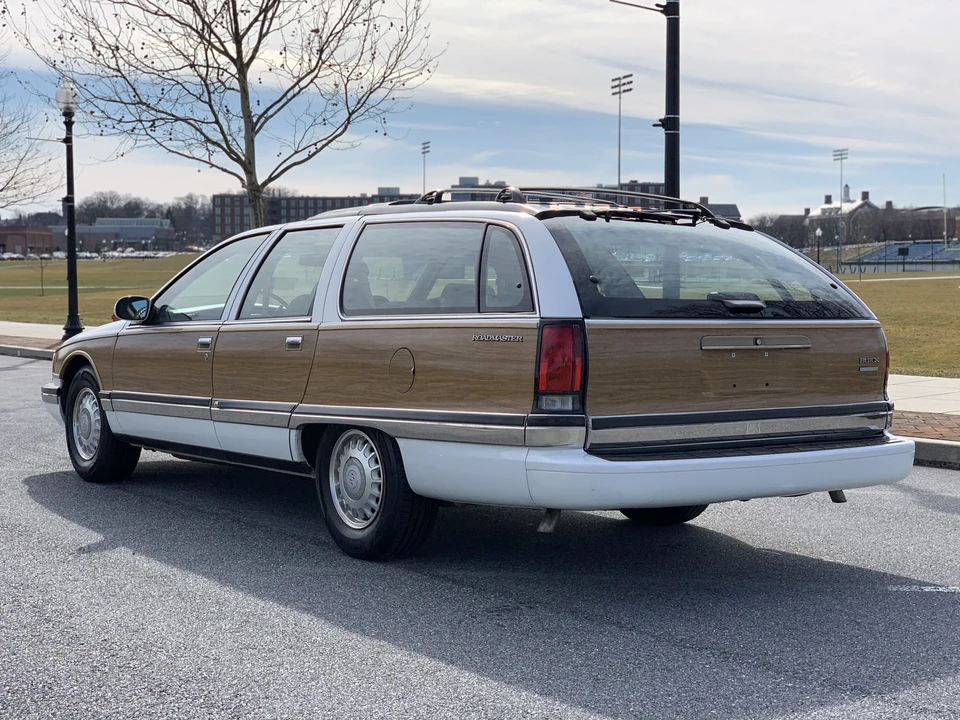 1995 Buick Roadmaster - Image 7 of 31