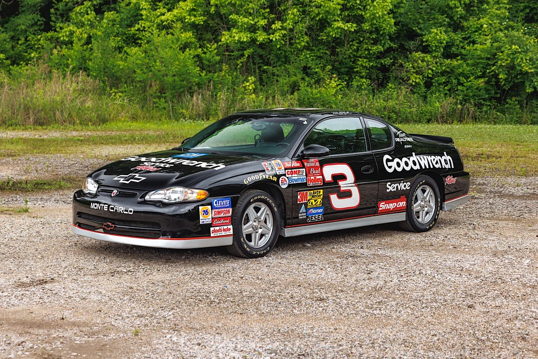 2002 Chevrolet Monte Carlo 6th Gen - Image 2 of 31