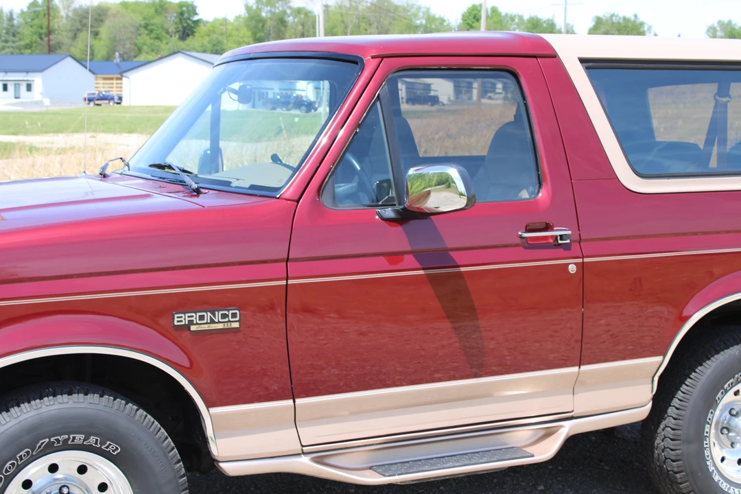 1996 Ford Bronco 5th Gen - Image 9 of 31