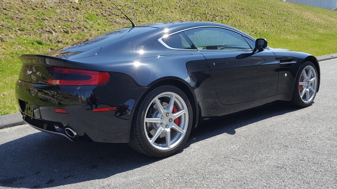 2006 Aston Martin V8 Vantage (2006-2017) - Image 10 of 31