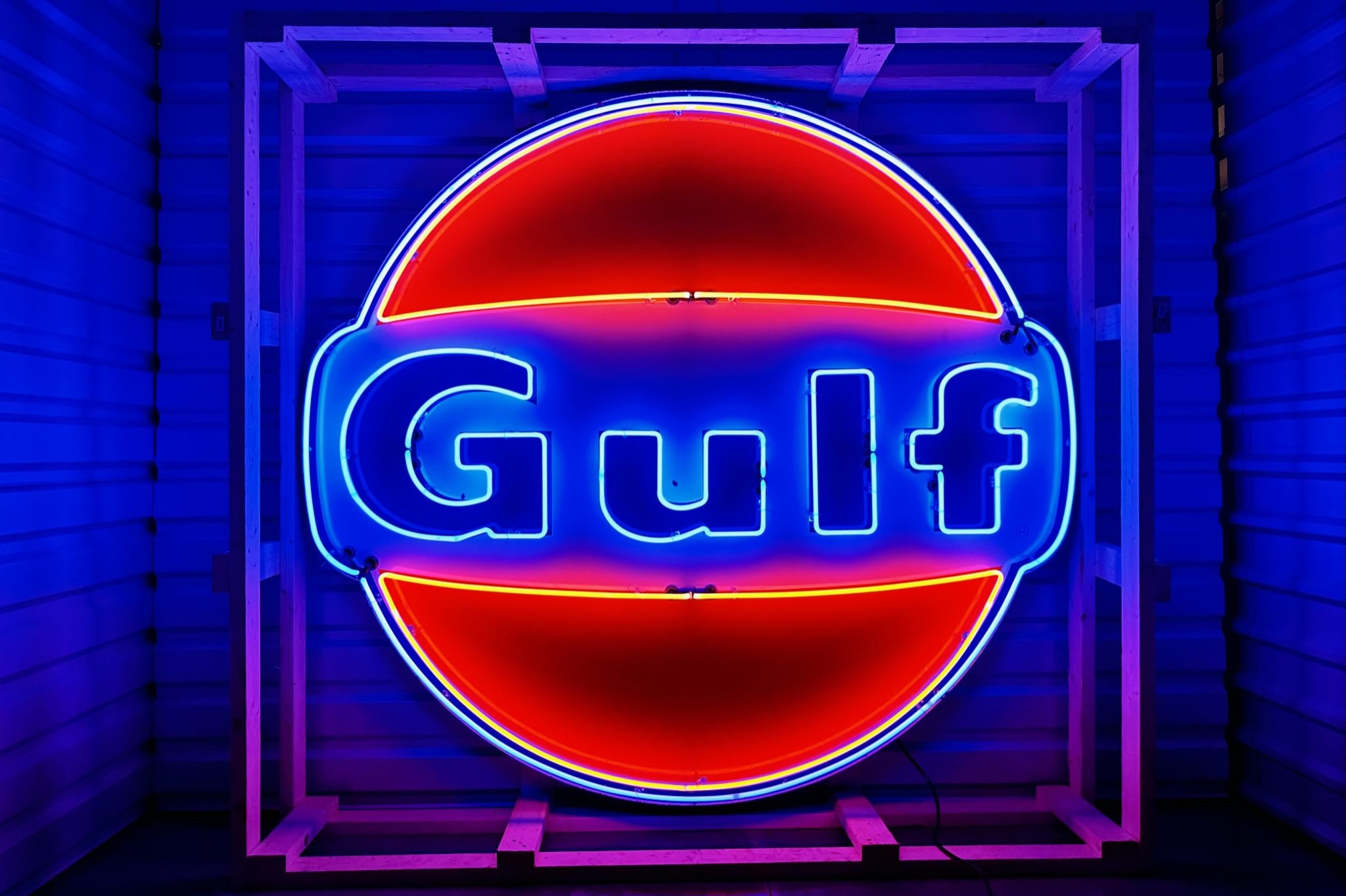 Neon Gulf Sign