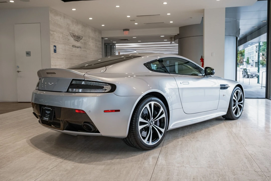 2017 Aston Martin V12 Vantage (2010-2018) - Image 7 of 31