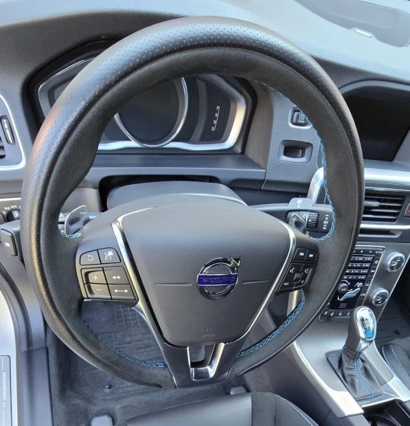 2017 Volvo S60 2nd Gen - Image 5 of 6