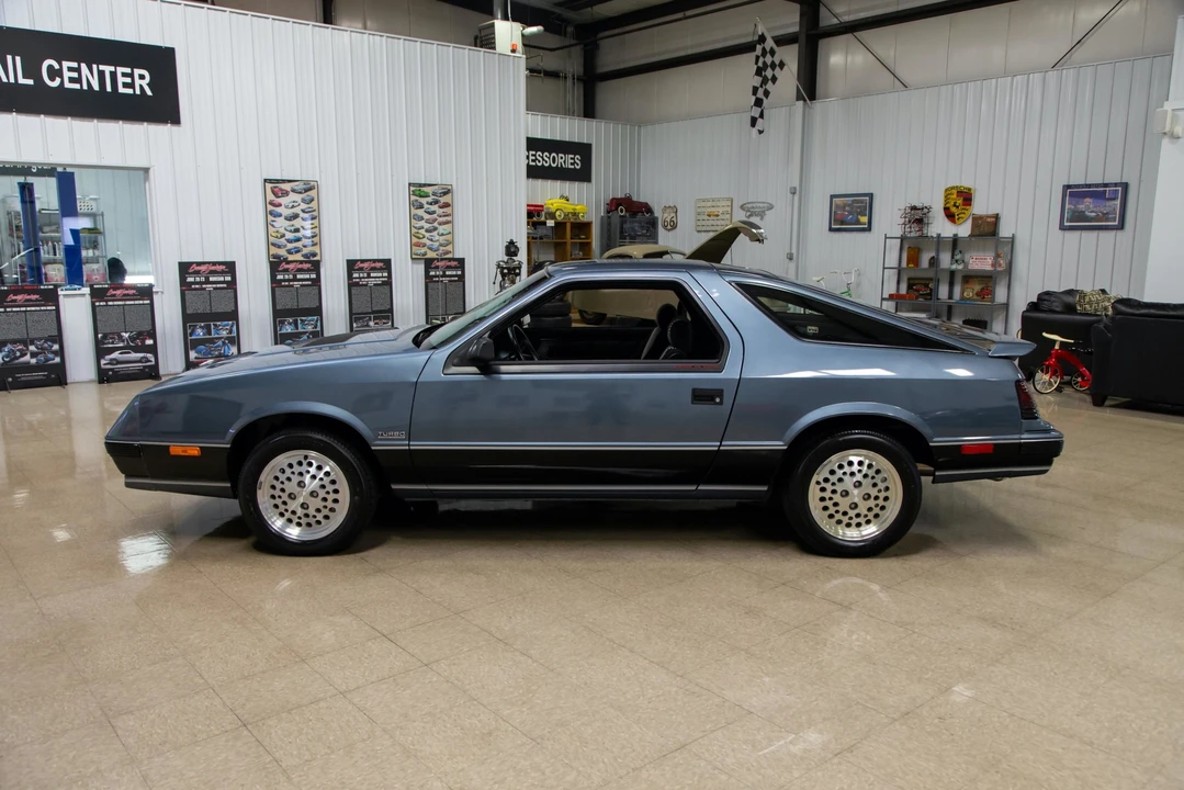 1984 Dodge Daytona - Image 17 of 31