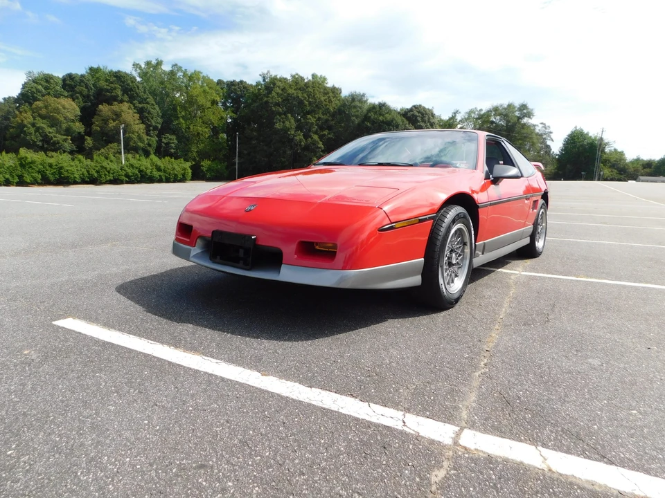 1986 Pontiac Fiero GT - Image 7 of 31