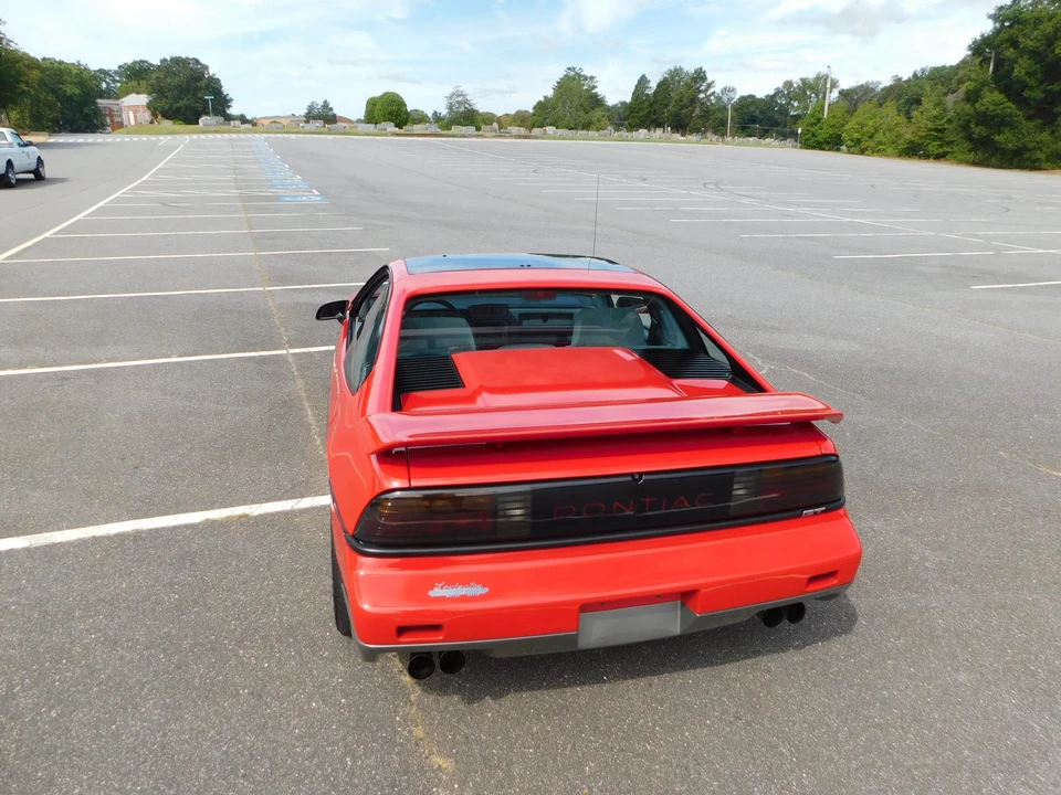 1986 Pontiac Fiero GT - Image 19 of 31