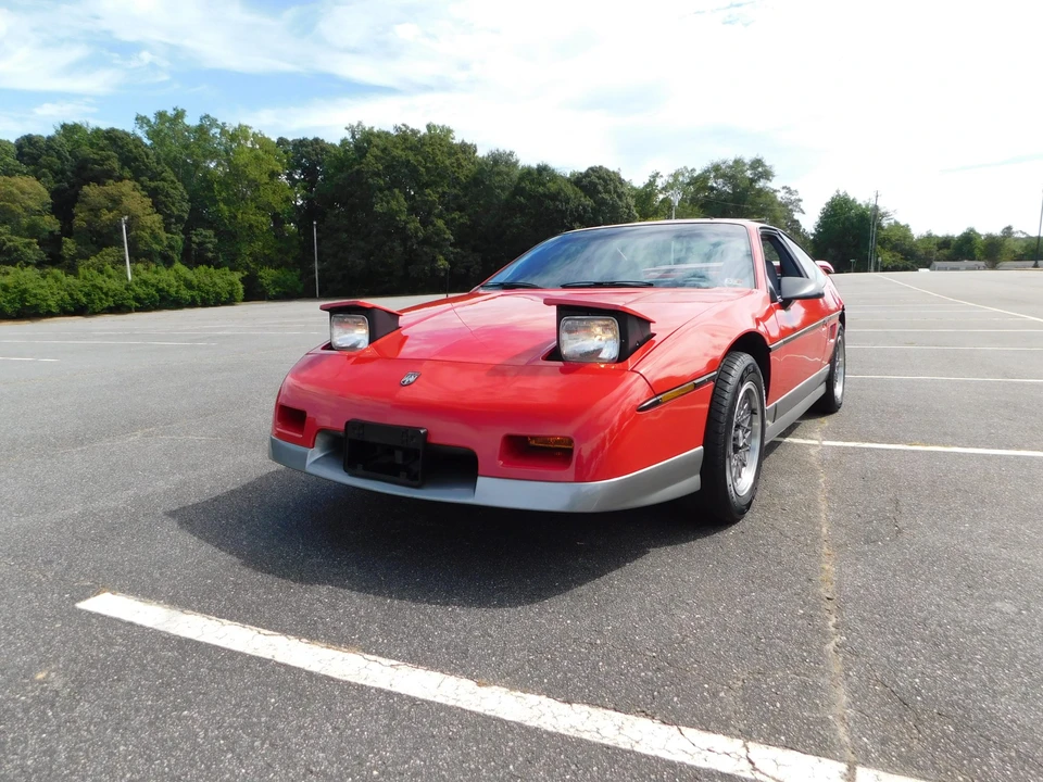 1986 Pontiac Fiero GT - Image 8 of 31
