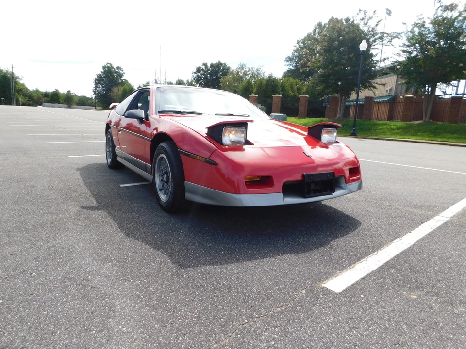 1986 Pontiac Fiero GT - Image 26 of 31