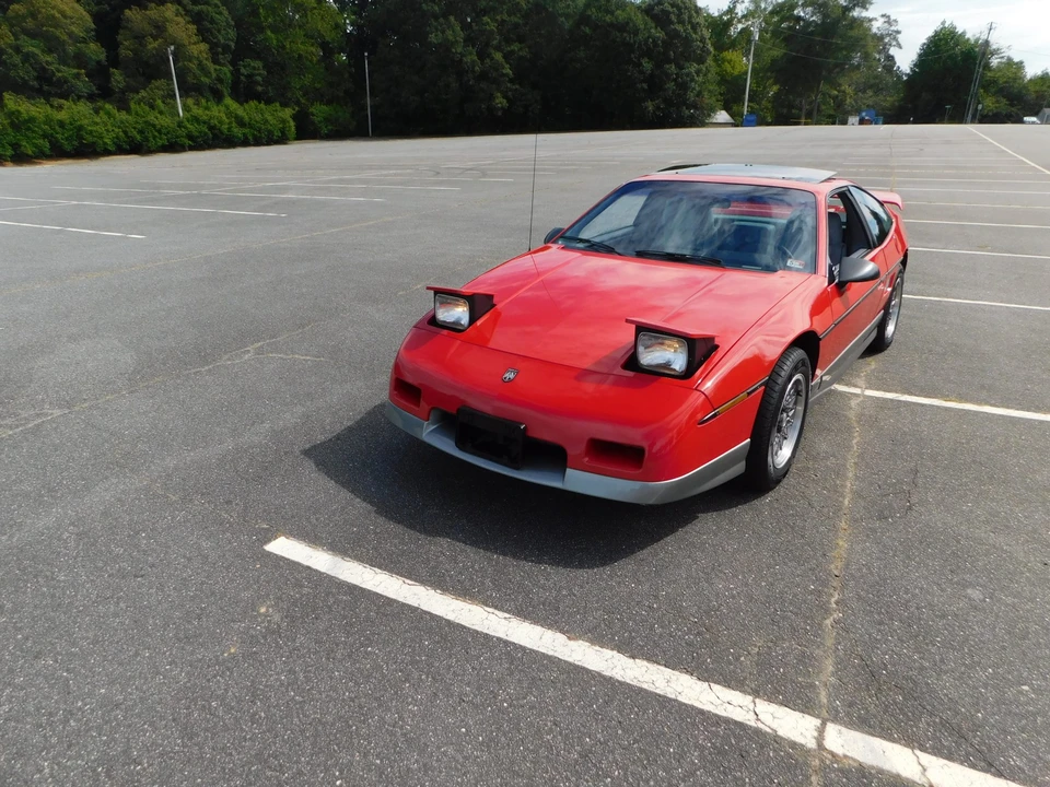 1986 Pontiac Fiero GT - Image 9 of 31