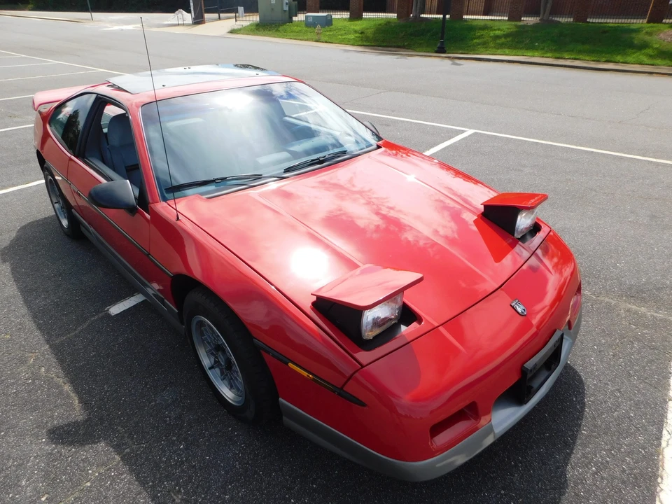 1986 Pontiac Fiero GT - Image 25 of 31