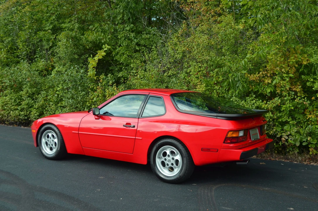 1986 Porsche 944 - Image 8 of 31