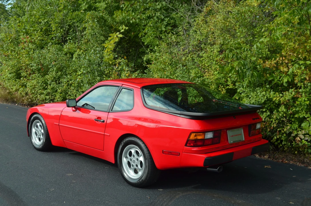 1986 Porsche 944 - Image 9 of 31