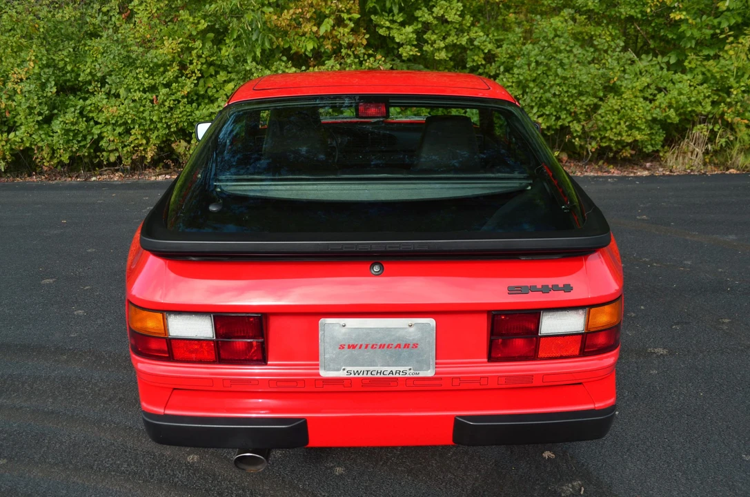 1986 Porsche 944 - Image 10 of 31