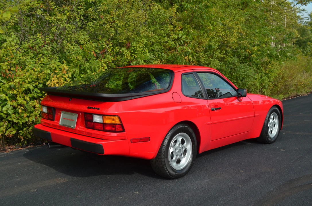 1986 Porsche 944 - Image 12 of 31