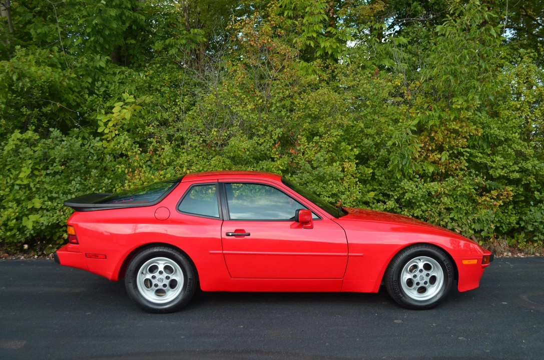 1986 Porsche 944 - Image 14 of 31
