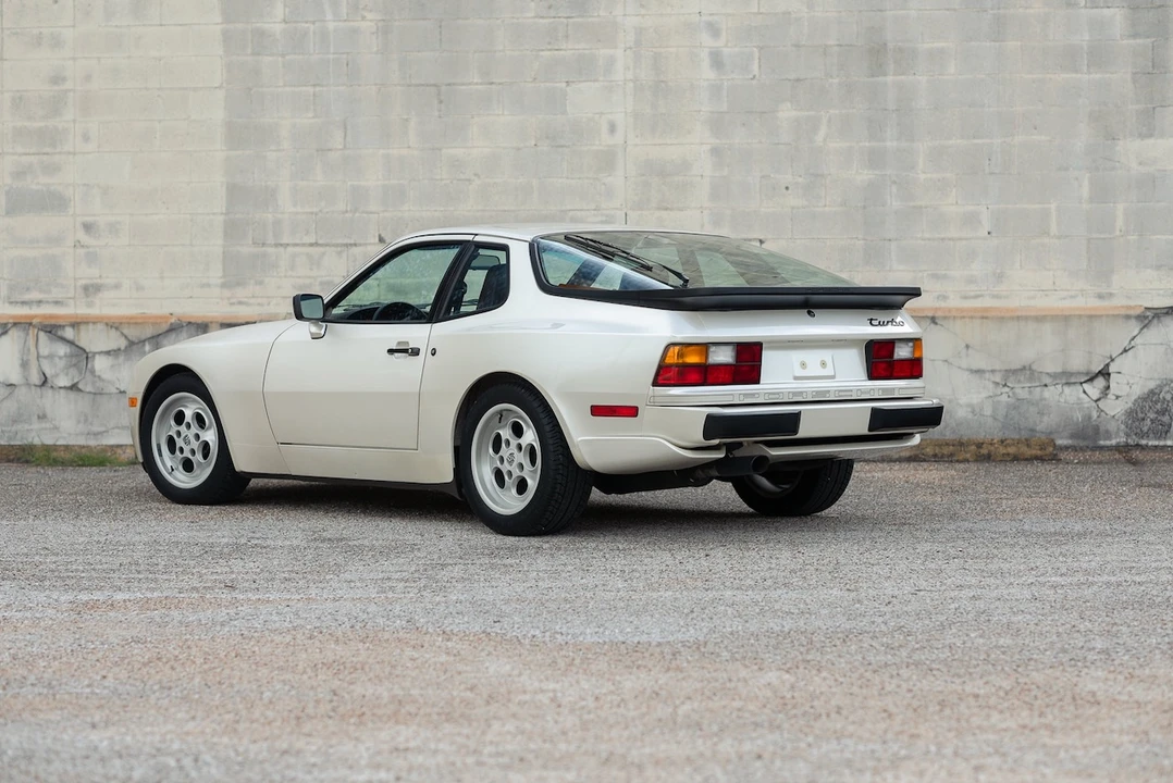 1986 Porsche 944 Turbo - Image 27 of 31
