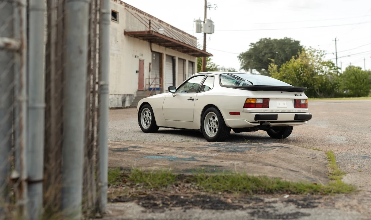1986 Porsche 944 Turbo - Image 28 of 31