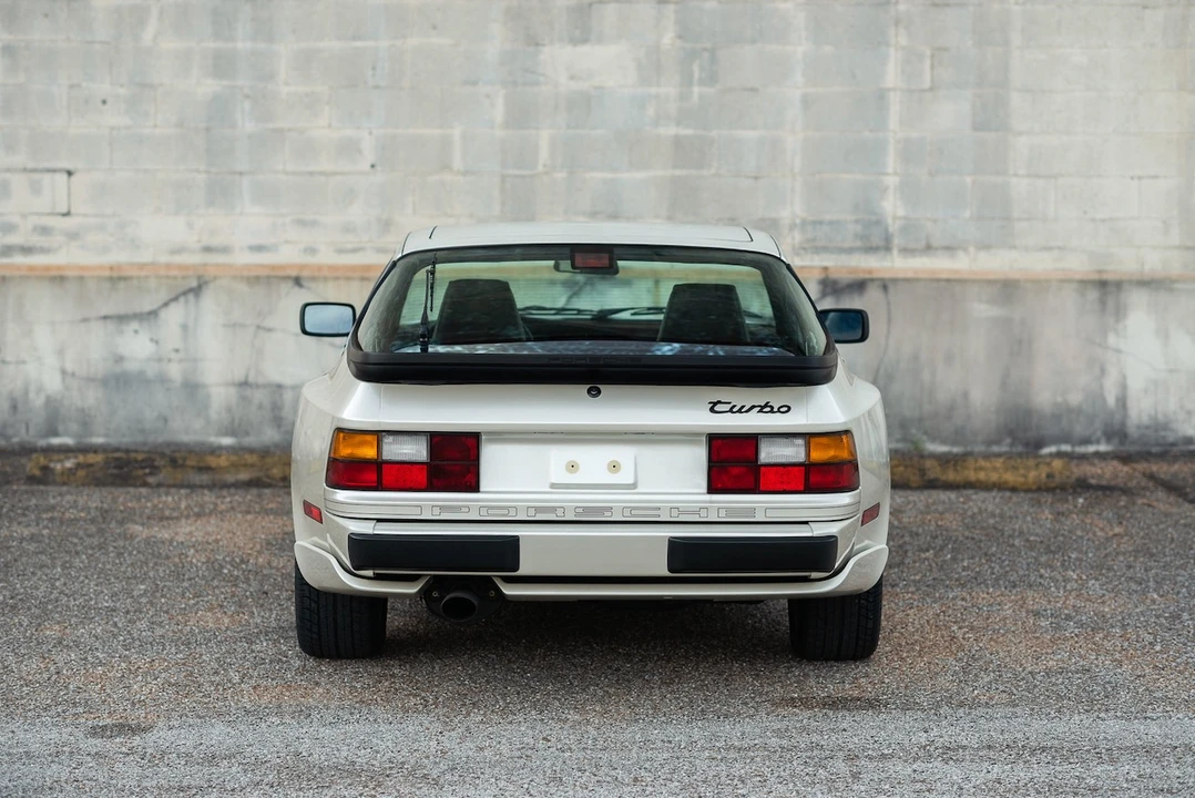 1986 Porsche 944 Turbo - Image 9 of 31