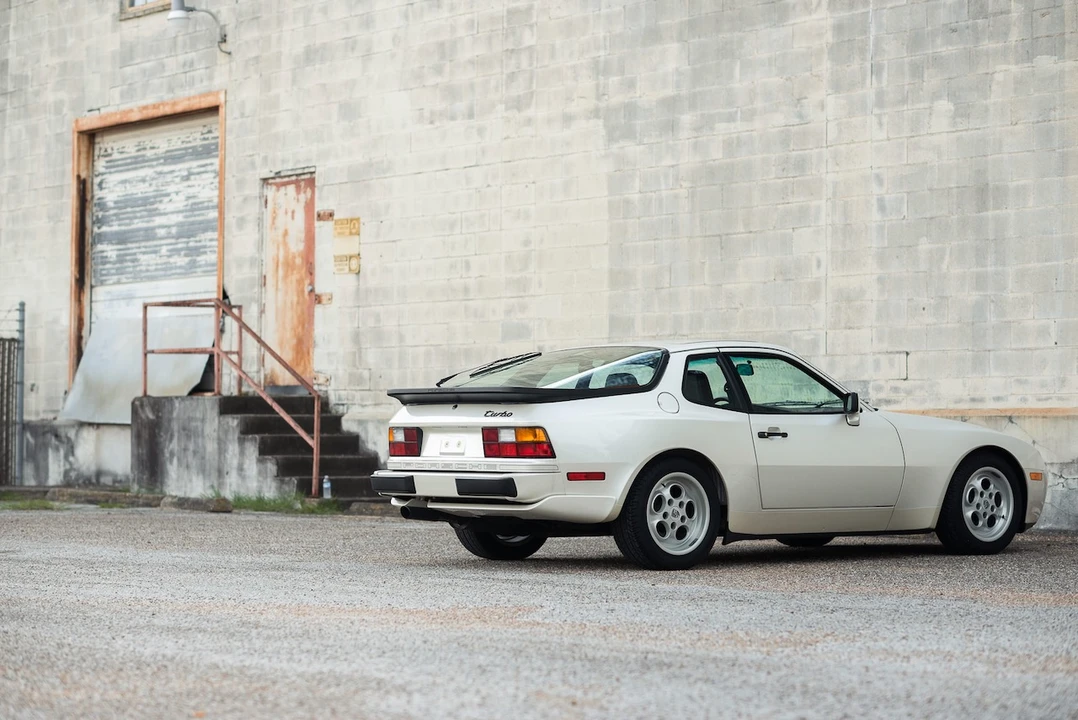 1986 Porsche 944 Turbo - Image 23 of 31