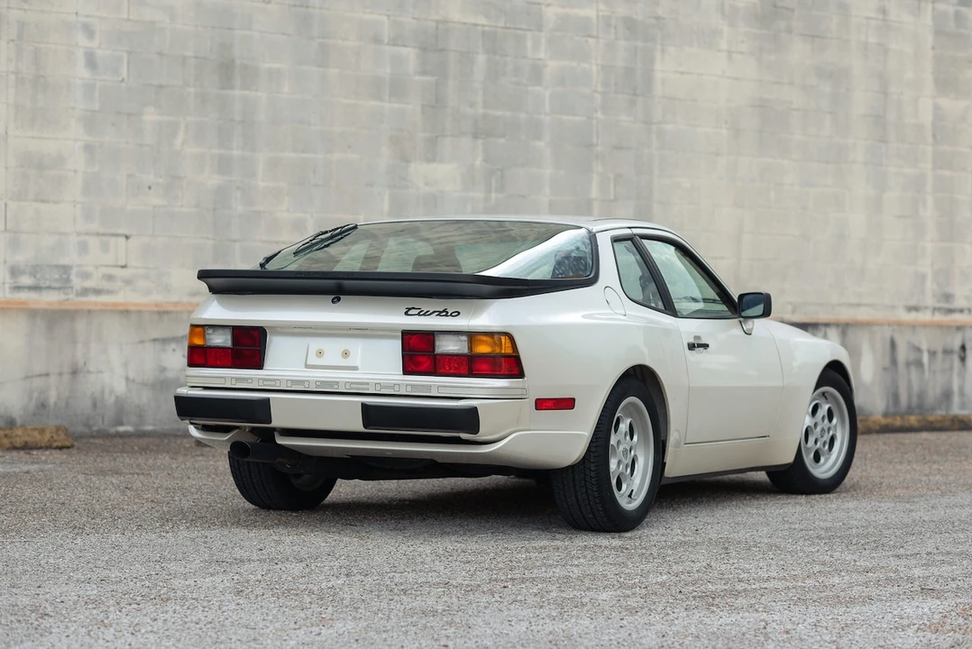 1986 Porsche 944 Turbo - Image 25 of 31