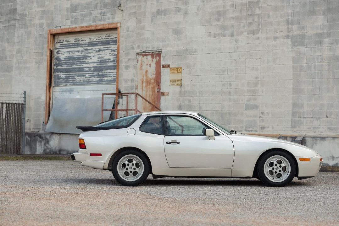 1986 Porsche 944 Turbo - Image 22 of 31