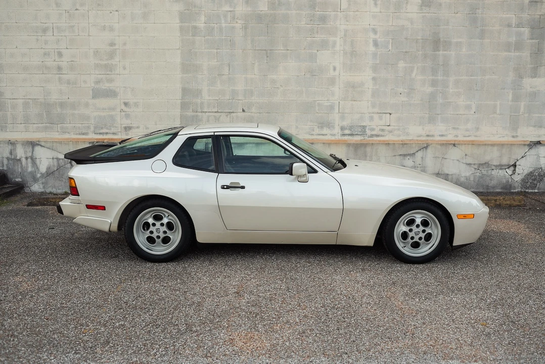 1986 Porsche 944 Turbo - Image 4 of 31