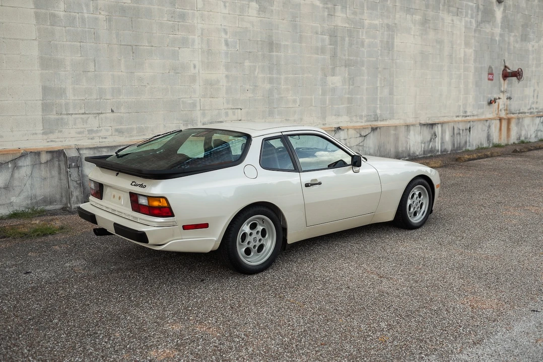 1986 Porsche 944 Turbo - Image 5 of 31