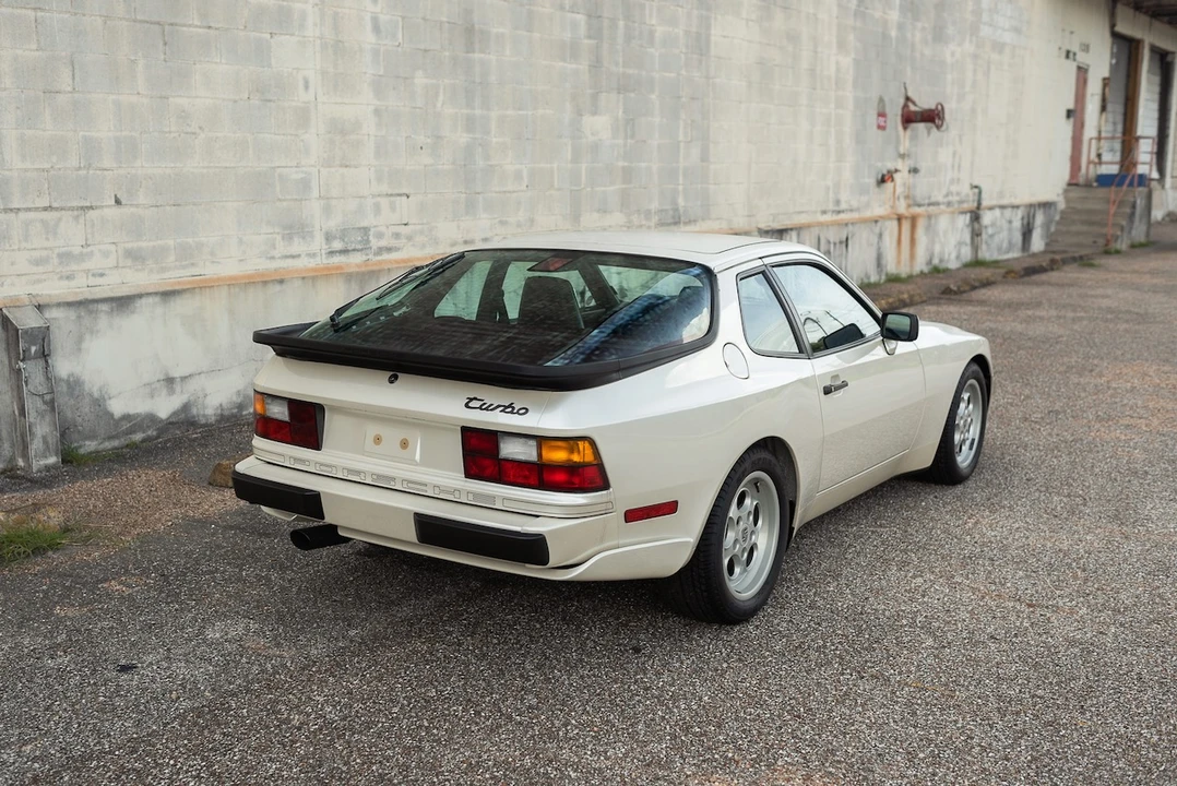 1986 Porsche 944 Turbo - Image 6 of 31