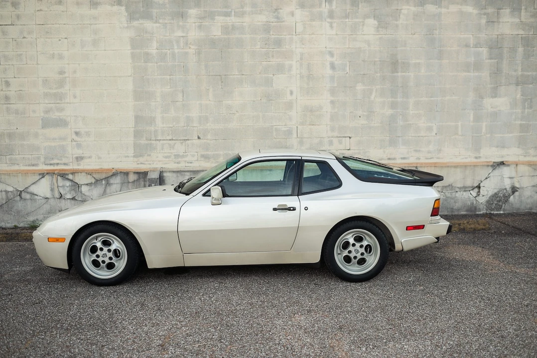 1986 Porsche 944 Turbo - Image 13 of 31